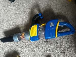 Just Like Home Workshop Toy Leaf Blower Blue and Yellow